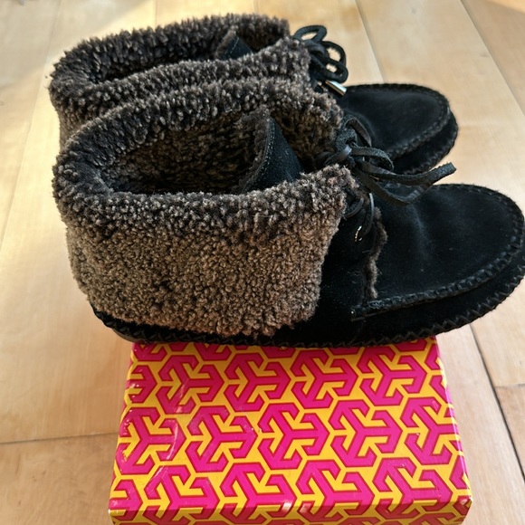 Tory Burch Nathan Shearling Moccasin booties size 7 - Picture 2 of 8